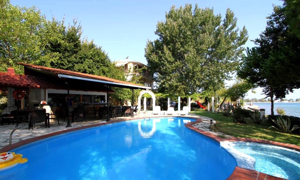 Flisvos Seaside Apartments thumbnail 7