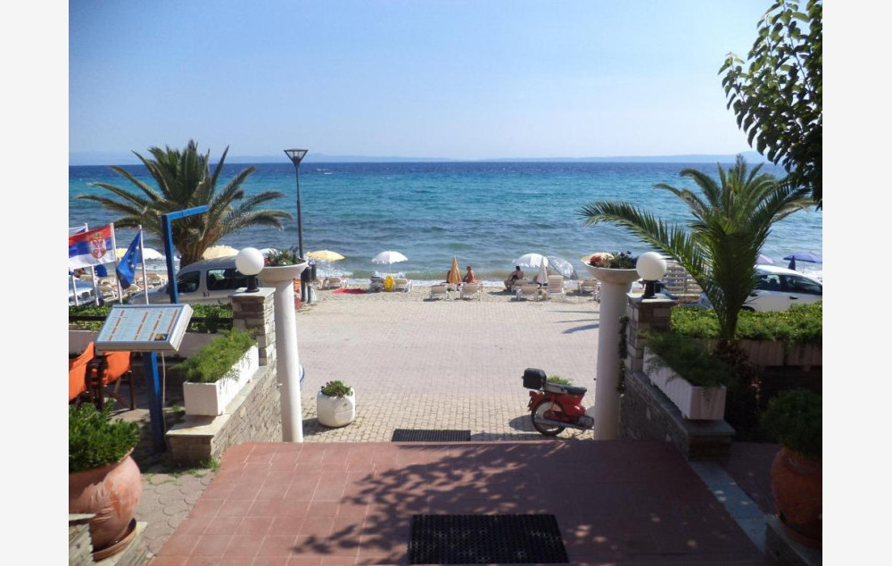 HOTEL POLIHRONO BEACH thumbnail 2