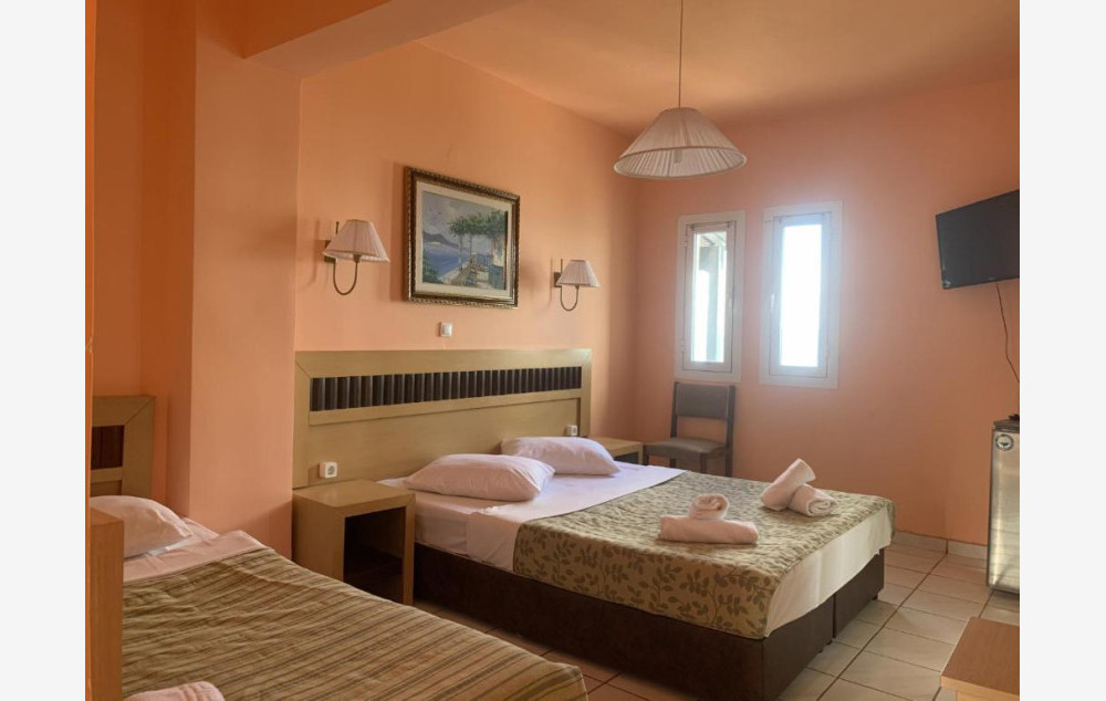 HOTEL POLIHRONO BEACH thumbnail 7