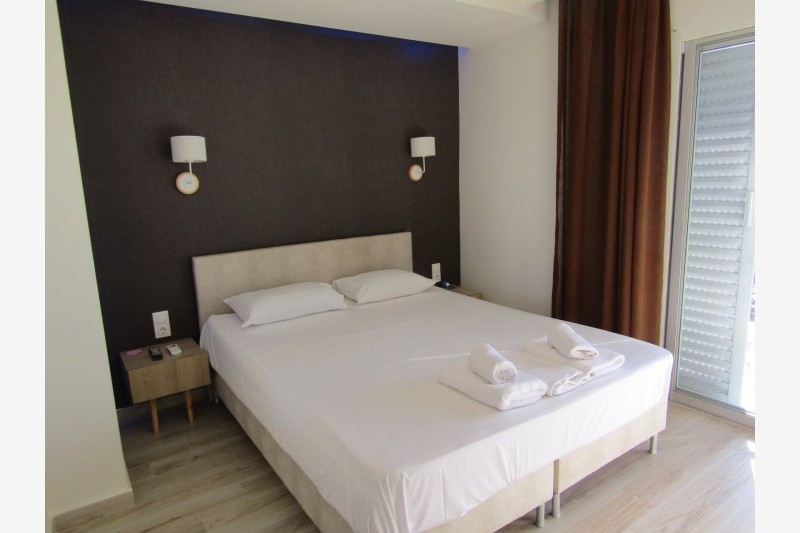 Nikolaidis New thumbnail 6