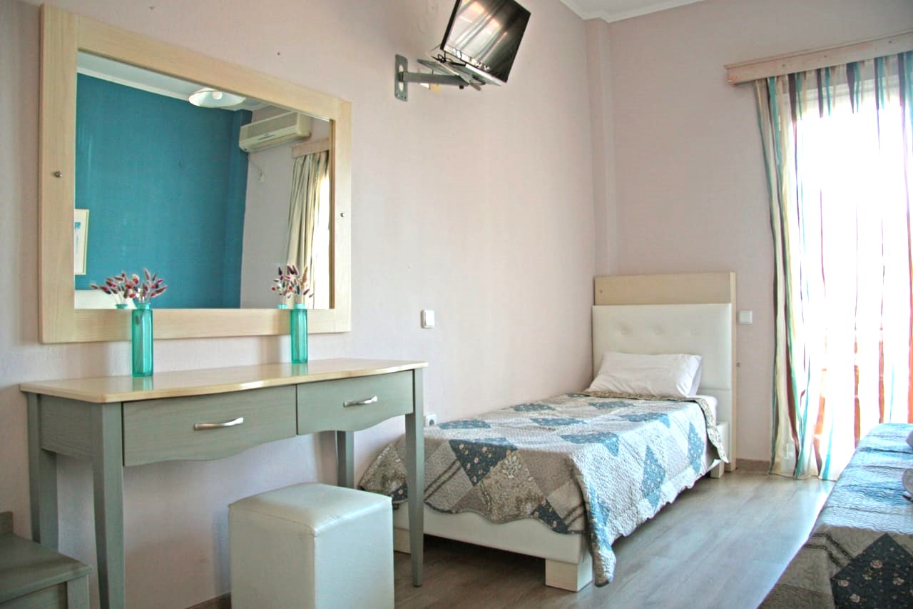 Ria Studios thumbnail 12