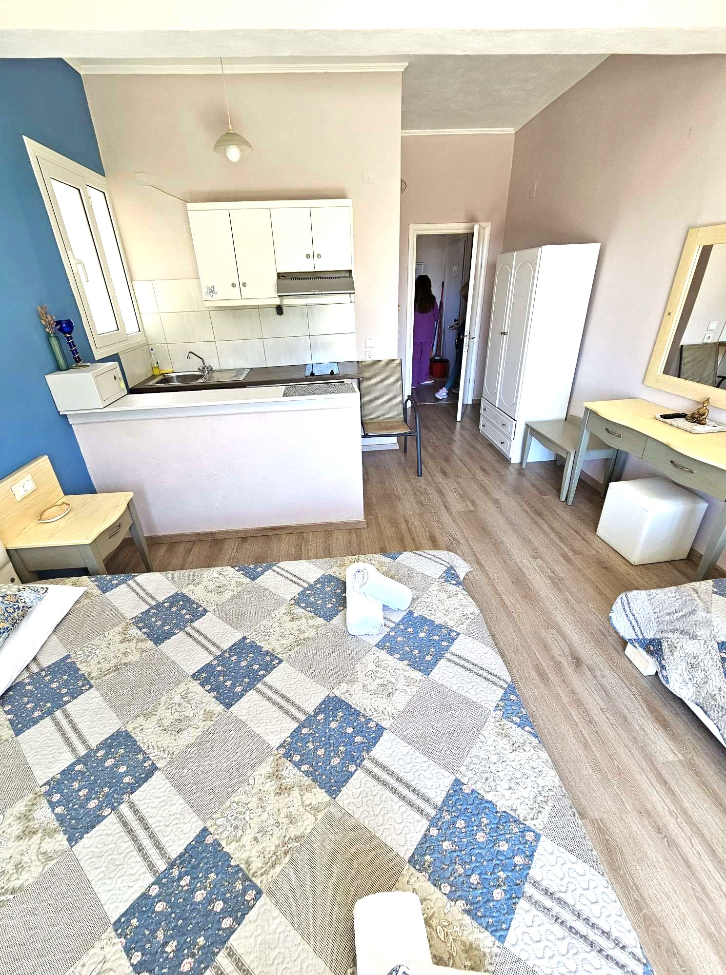 Ria Studios thumbnail 18