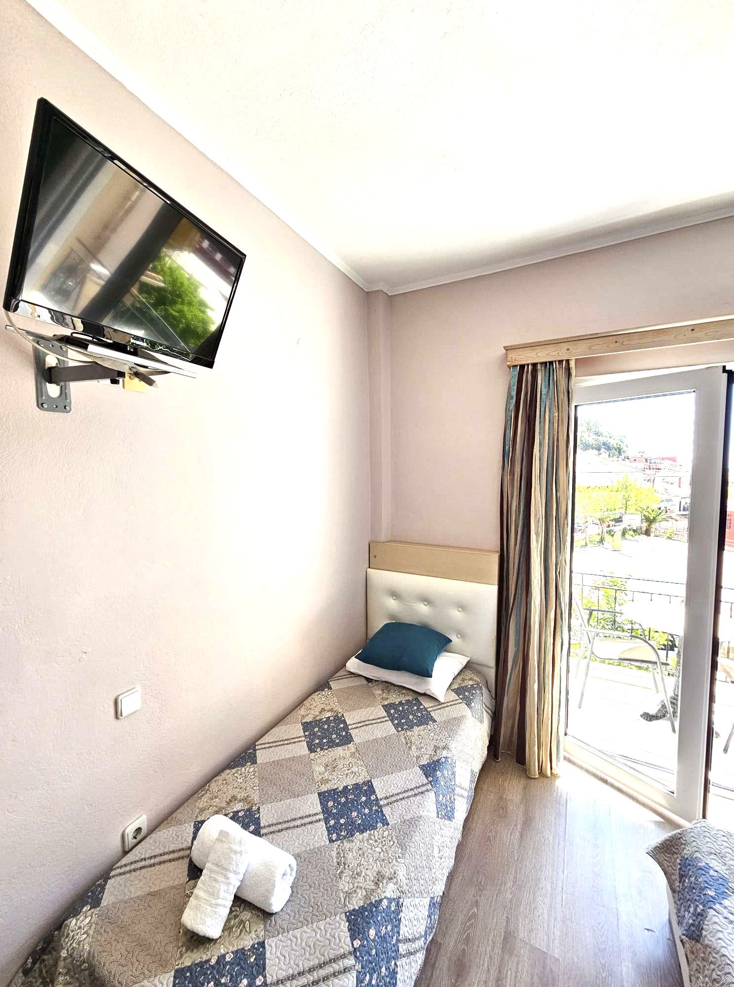 Ria Studios thumbnail 25