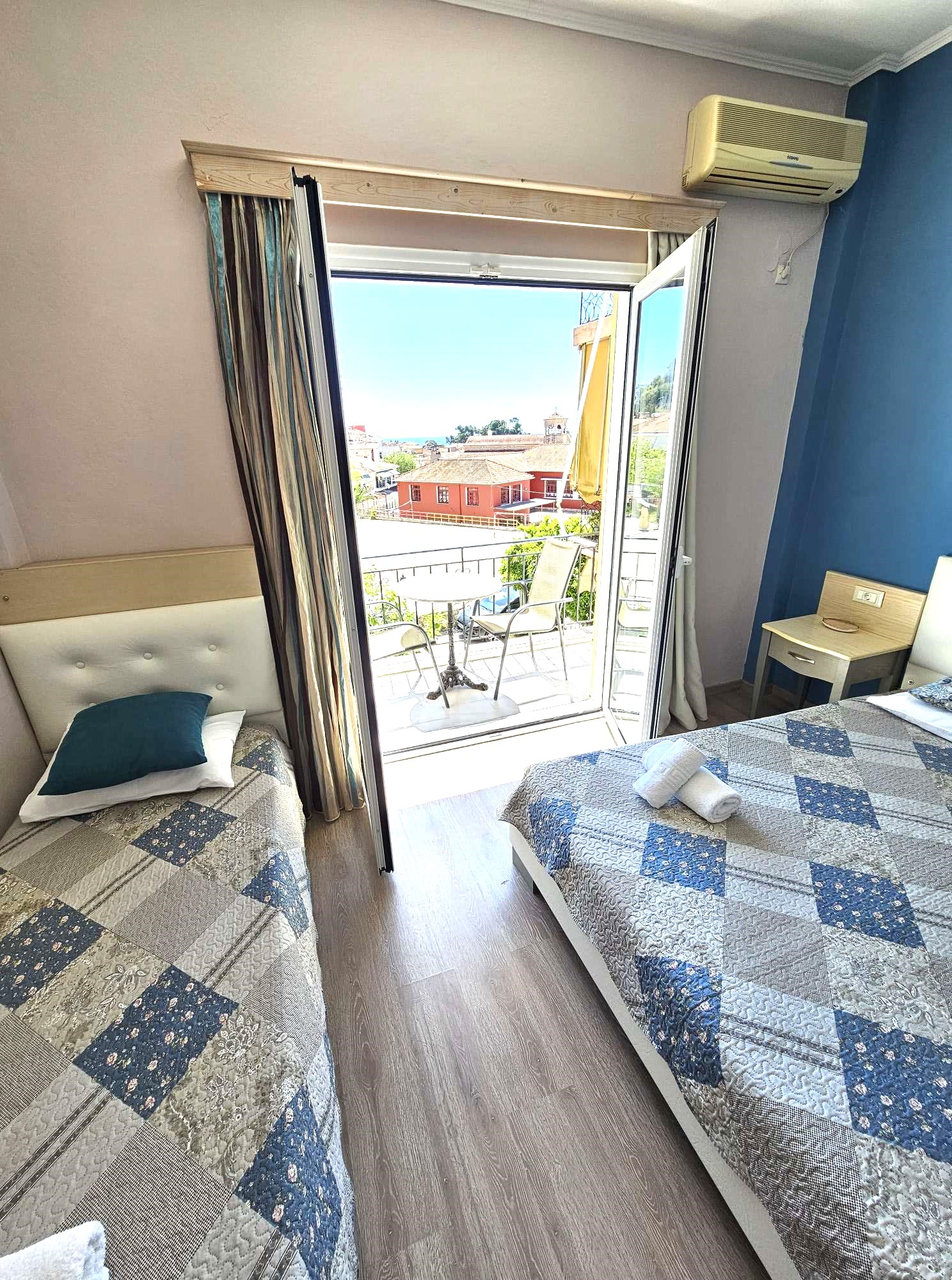 Ria Studios thumbnail 7