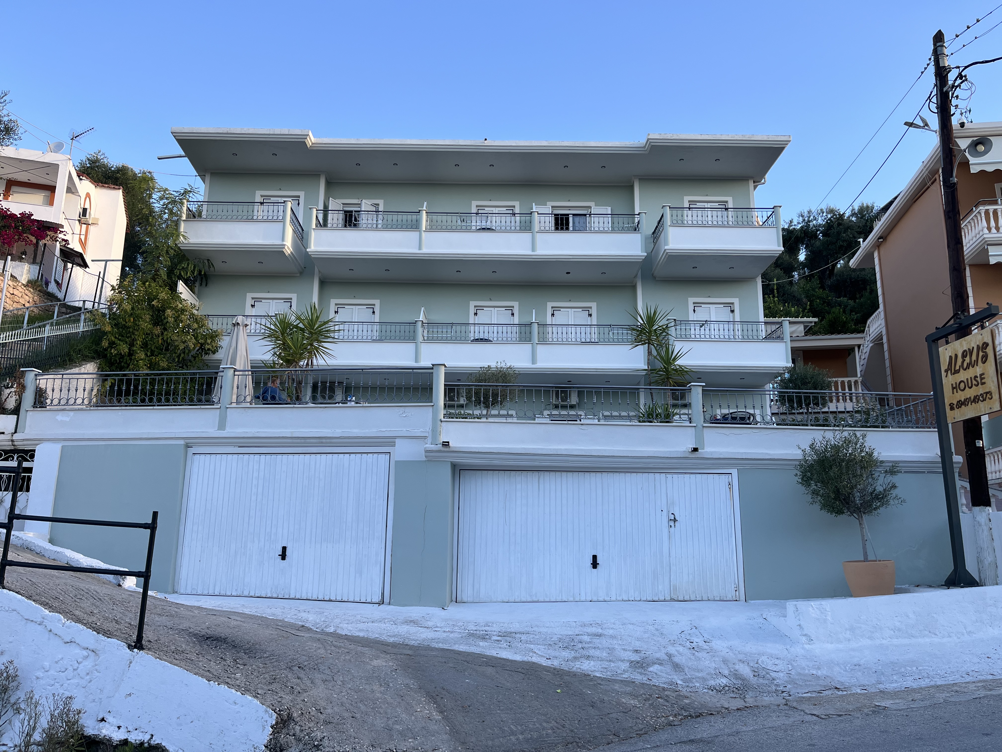 Vila Alexis thumbnail 3