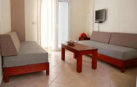VILA ANAVRA - 2