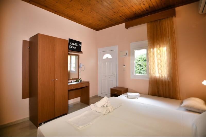 Vila Angelos Garden thumbnail 12