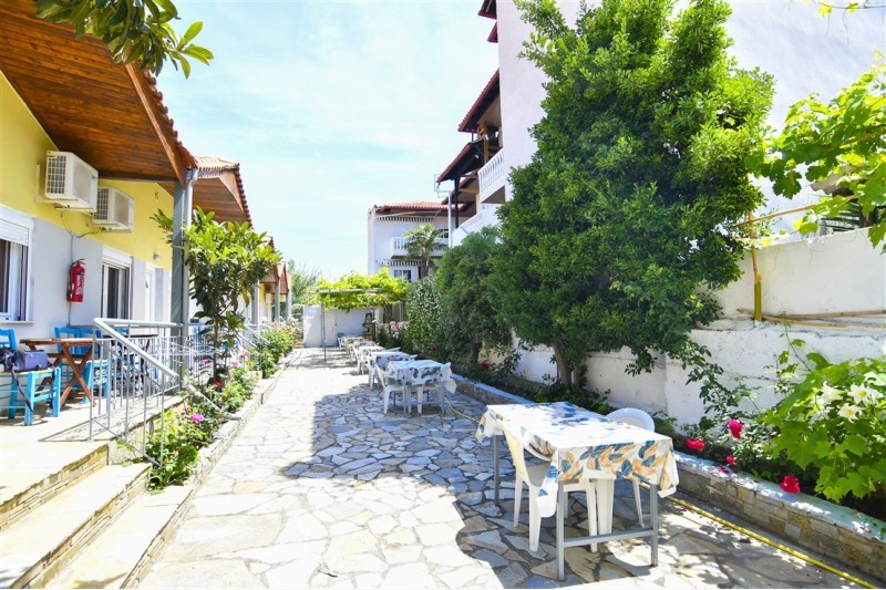 Vila Angelos Garden thumbnail 4