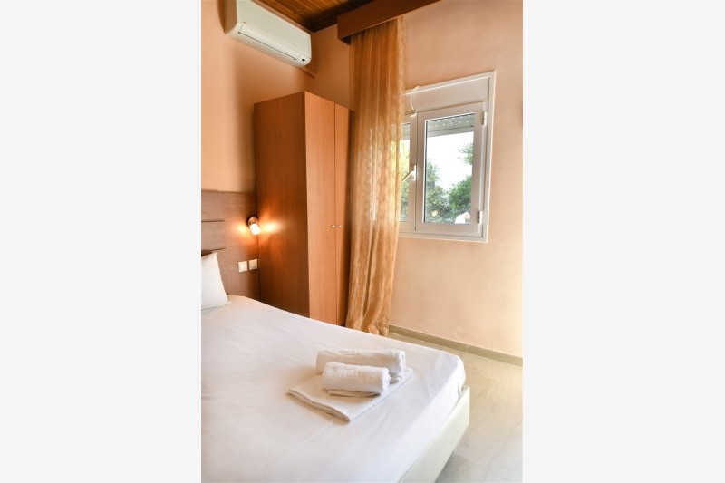 Vila Angelos Garden thumbnail 8