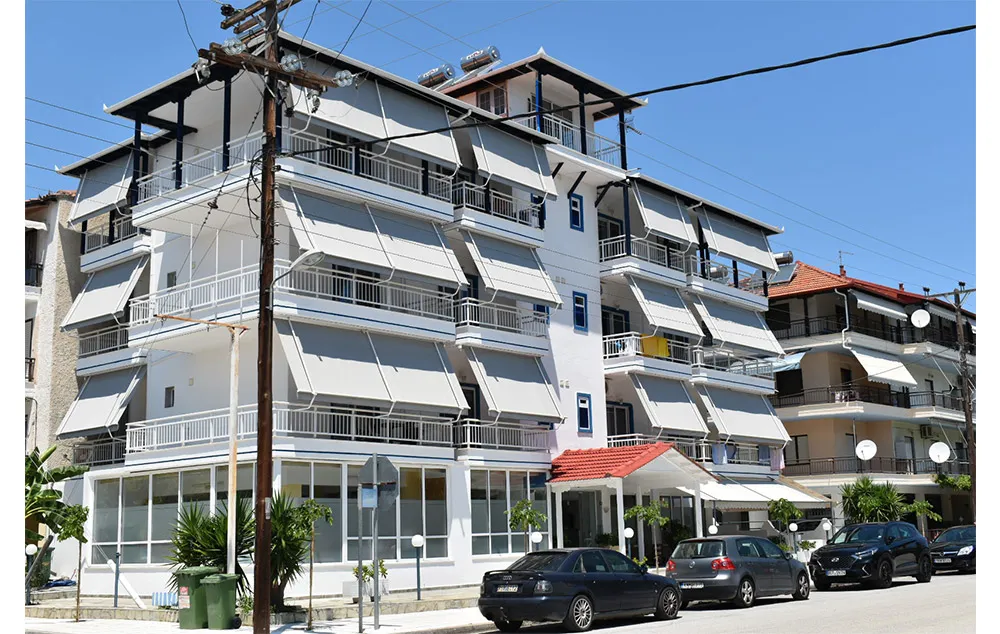 VILA ARONIS