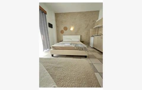 VILA ARONIS - 4