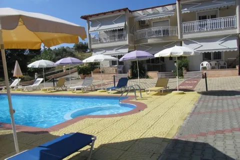 Vila Augustos (Tripiti) - 3