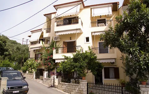 VILA CHRISTOPHER