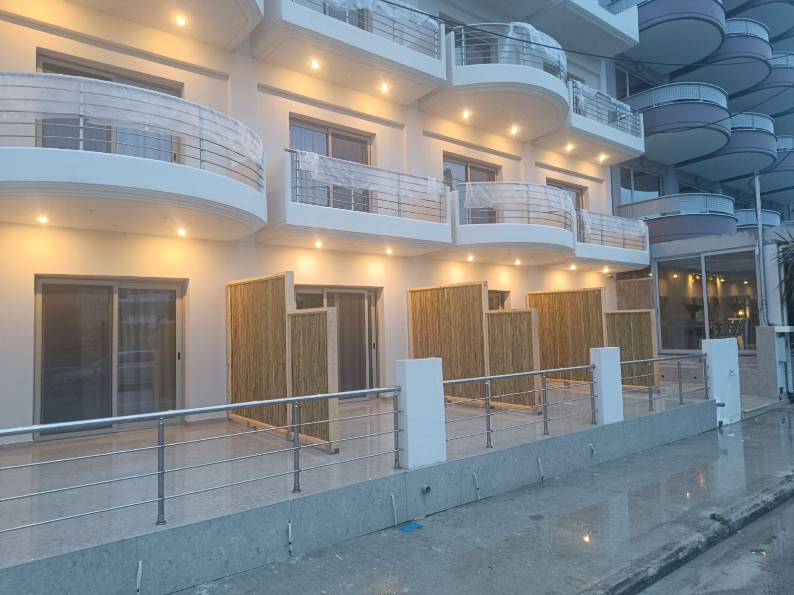 Vila Clock Luxury thumbnail 2