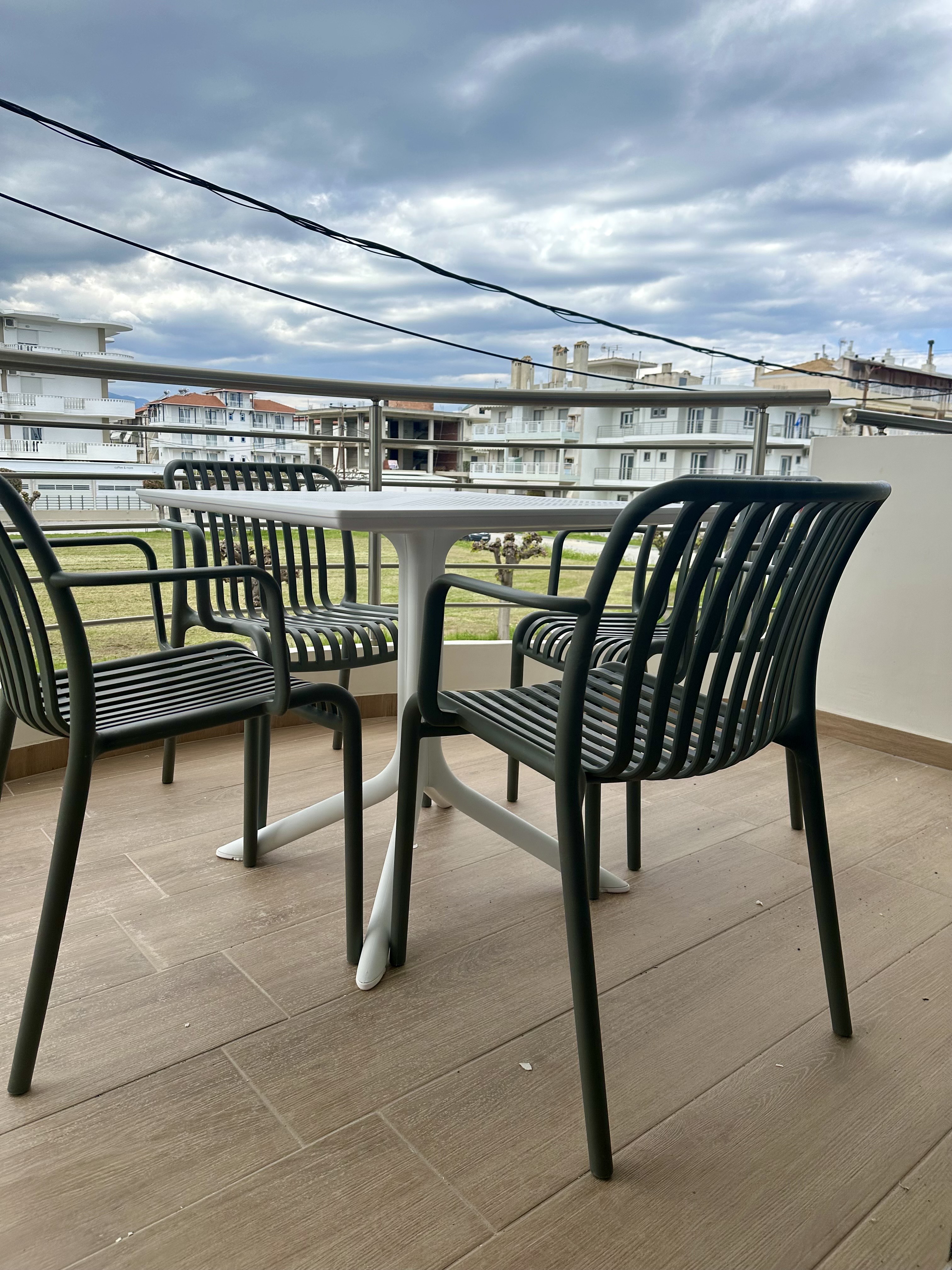 Vila Clock Luxury thumbnail 4