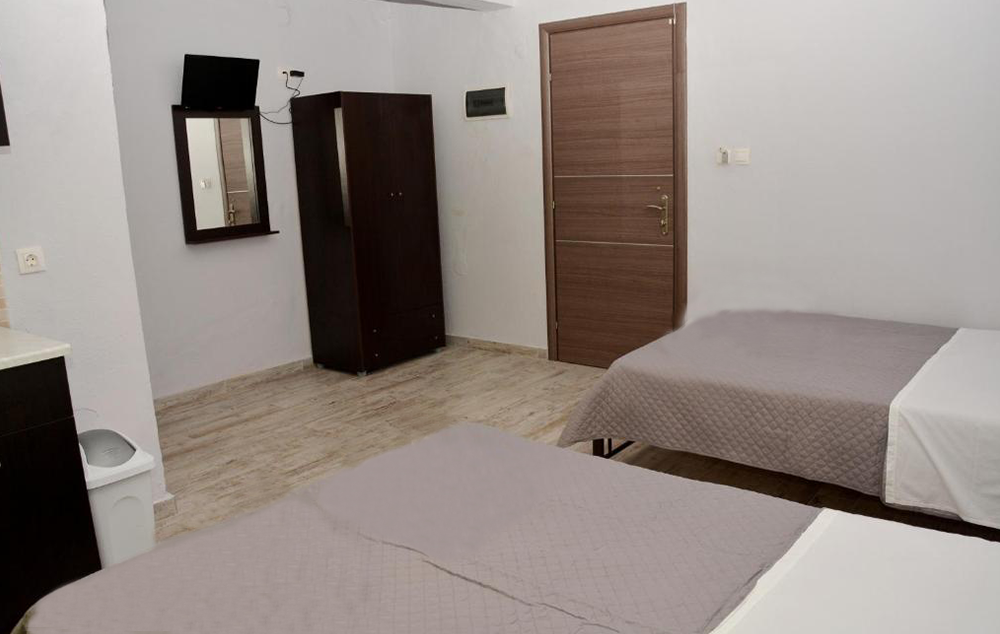 VILA GATOS STUDIOS thumbnail 5