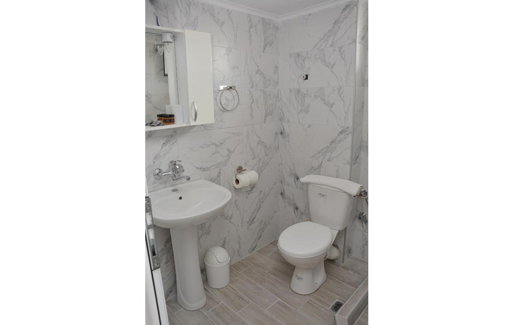 VILA GATOS STUDIOS thumbnail 7