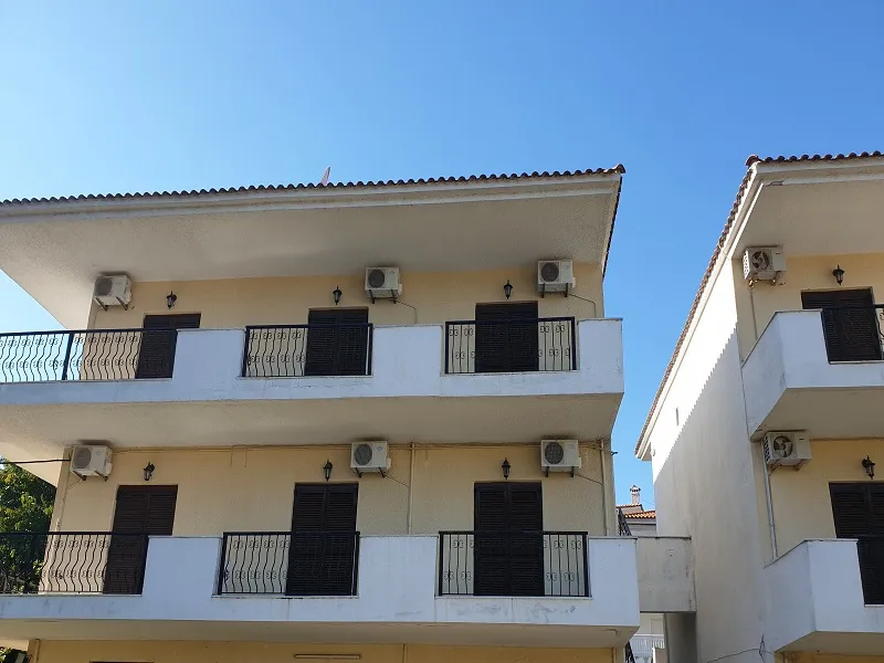 Vila Karatasos 1
