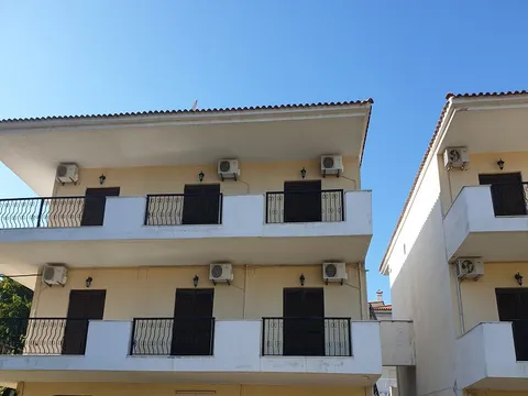 Vila Karatasos 1