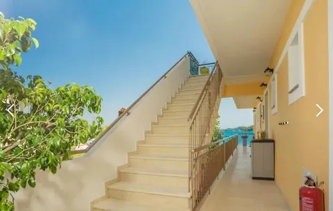 VILA KATINA - 2