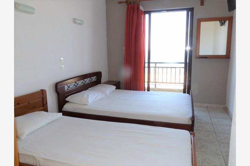 Vila Kyma beach thumbnail 3