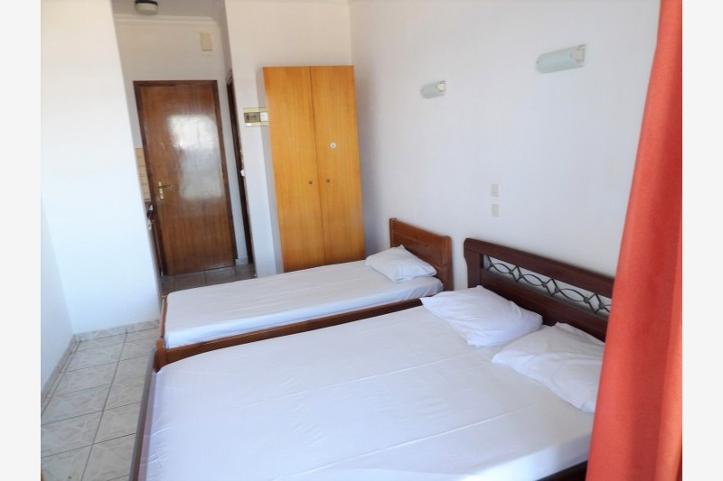 Vila Kyma beach thumbnail 7