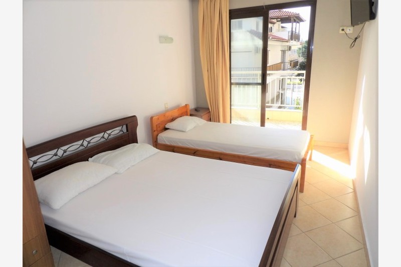 Vila Kyma beach thumbnail 8