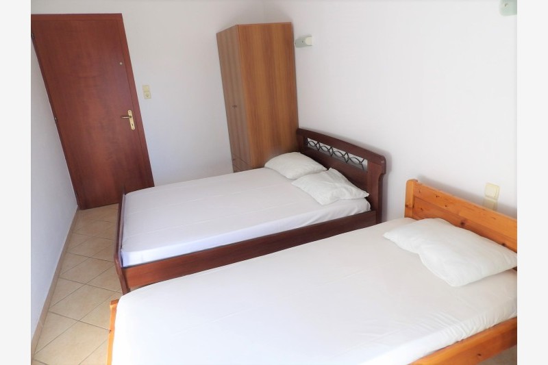 Vila Kyma beach thumbnail 9