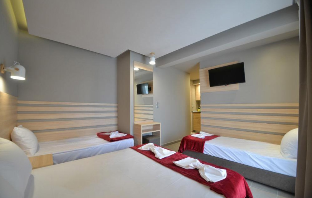 VILA LINDA STUDIOS & POOL thumbnail 4