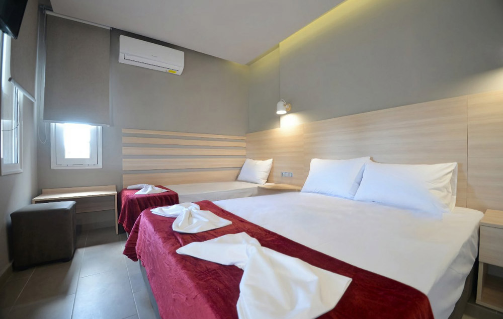 VILA LINDA STUDIOS & POOL thumbnail 6