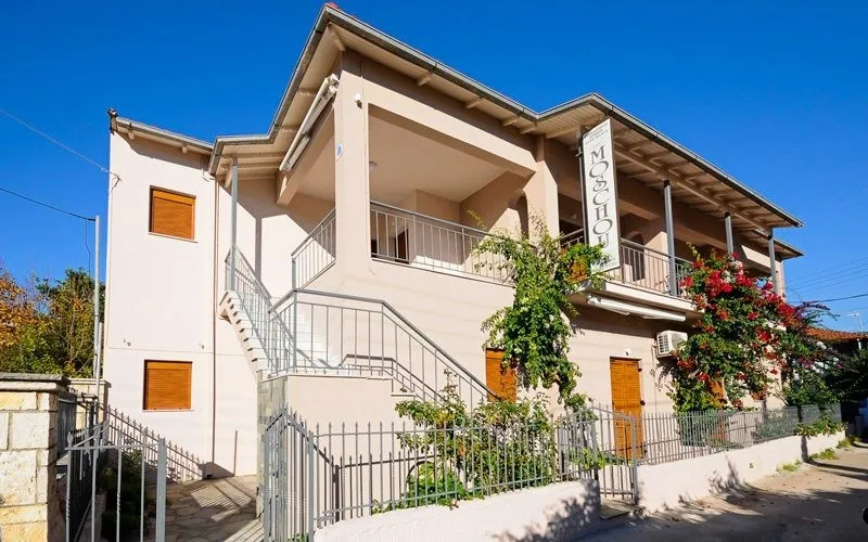 Vila Moschos