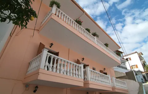VILA NIKAS
