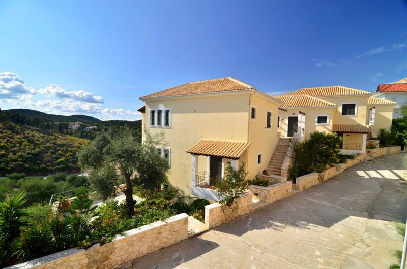 Vila Nirides (luxury apartments) thumbnail 8