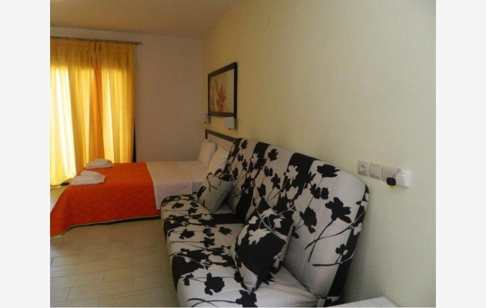 VILA STEFANIA thumbnail 8