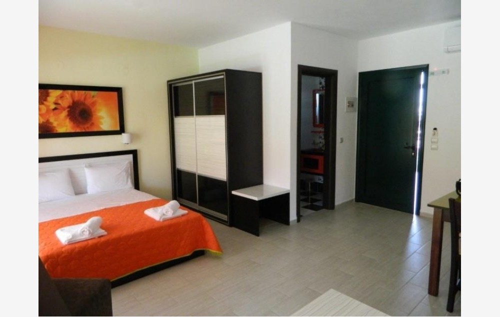 VILA STEFANIA thumbnail 9