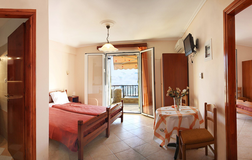 VILA STELISOS thumbnail 4