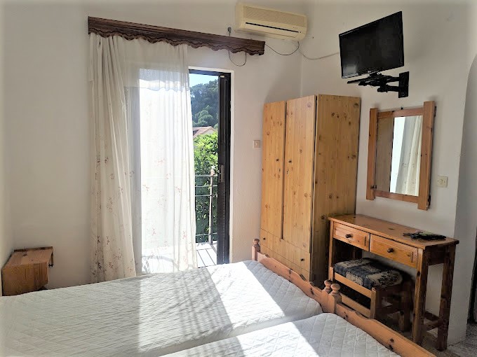 Zacharias Studios thumbnail 19