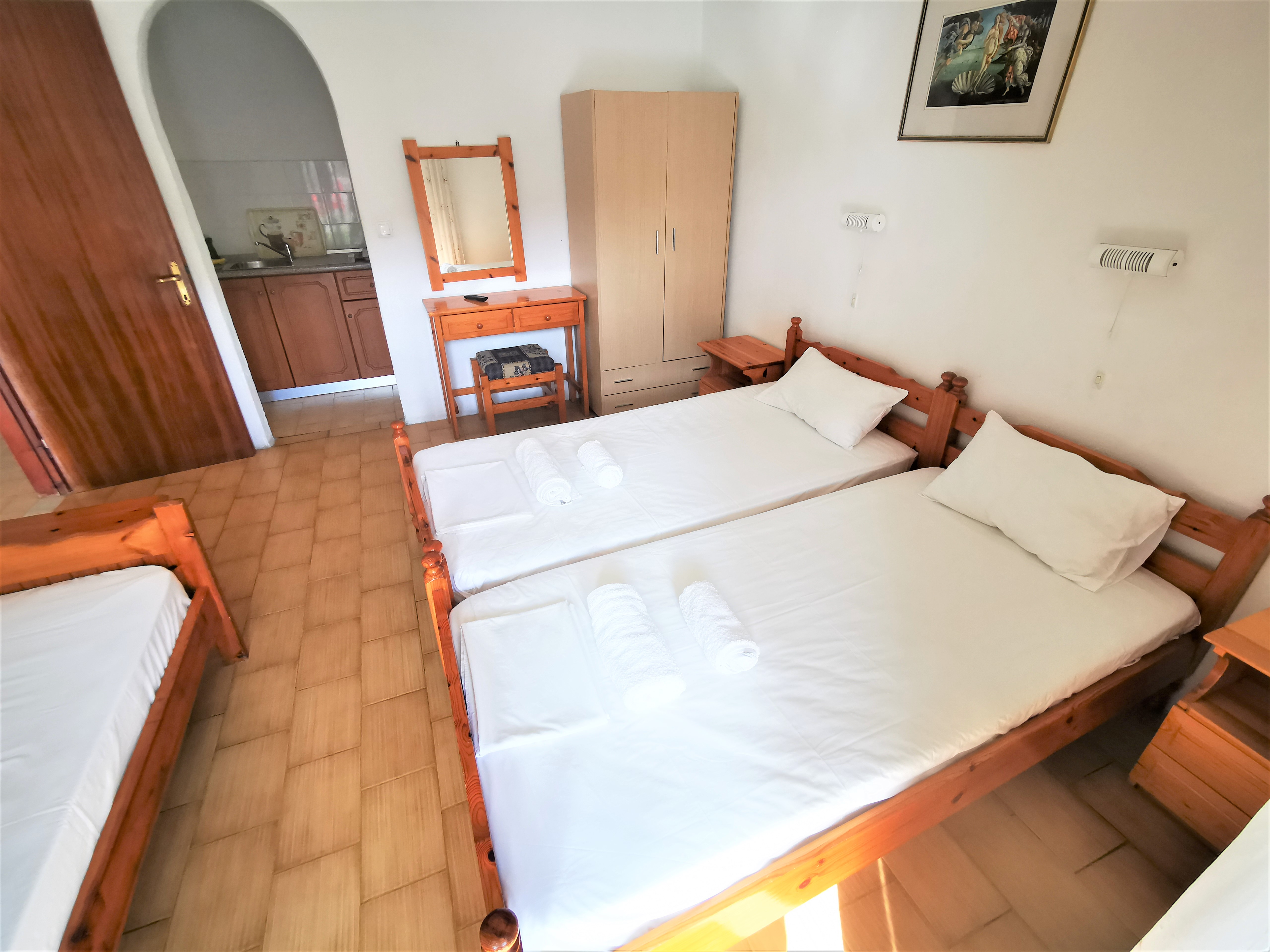 Zacharias Studios thumbnail 8