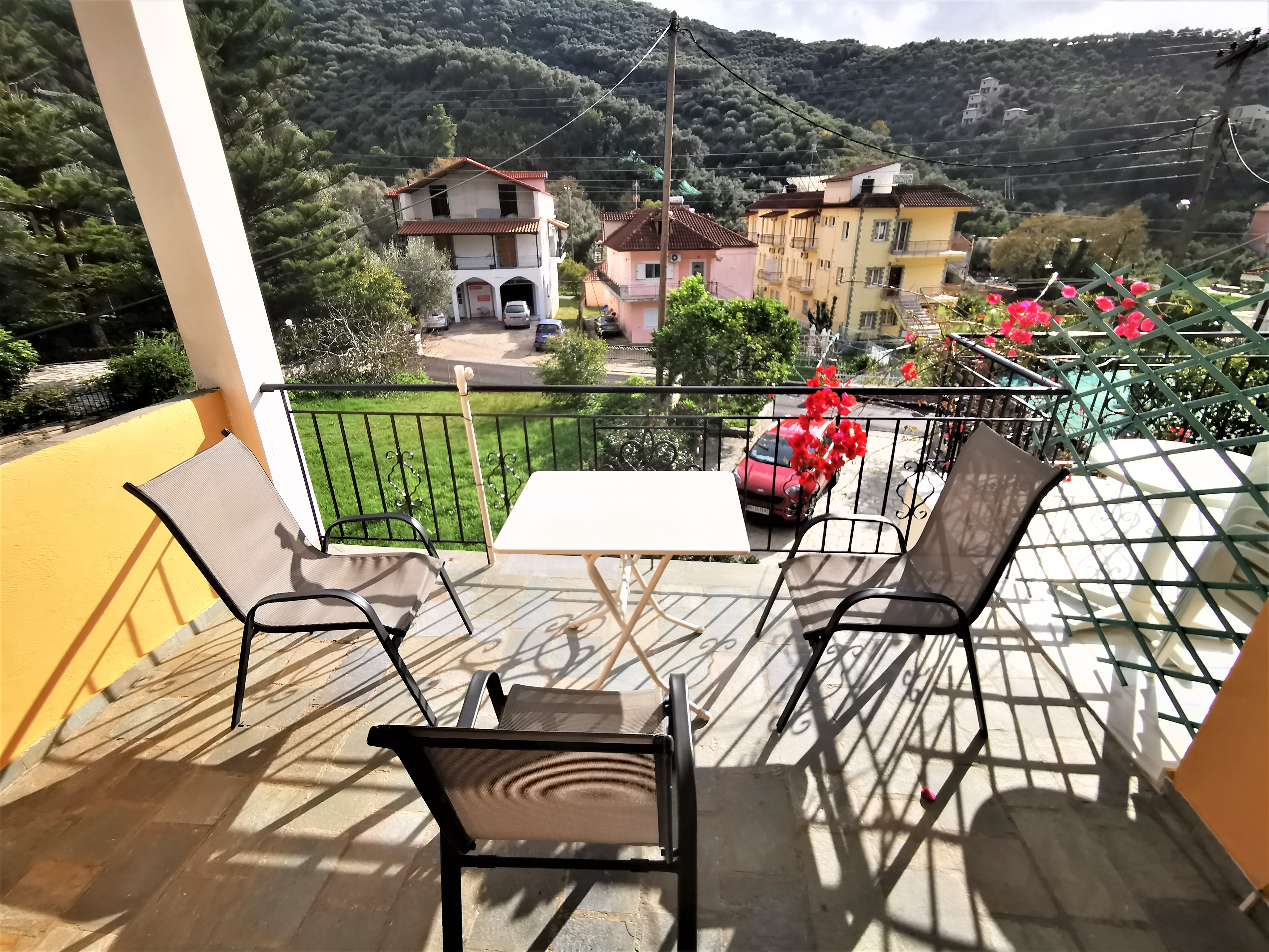 Zacharias Studios thumbnail 9