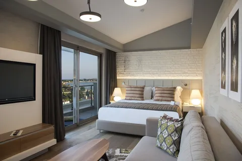 Penthaus apartman sa bočnim pogledom na more