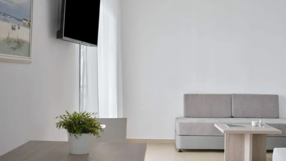 Studio Side Sea View