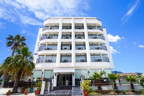 Aurasia Sea Side Hotel