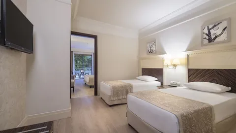 Aydinbey Kings Palace and Spa - 3