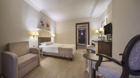 Aydinbey Kings Palace and Spa - 4