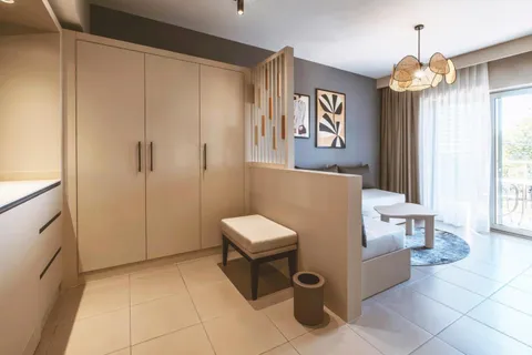 Deluks apartman sa terasom u vrtu (2 odrasle osobe + 2 dece)