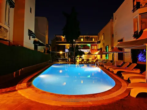 Bleu Nuit Hotel - 4