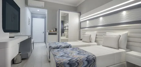 Blue Marlin Deluxe Spa & Resort - 4