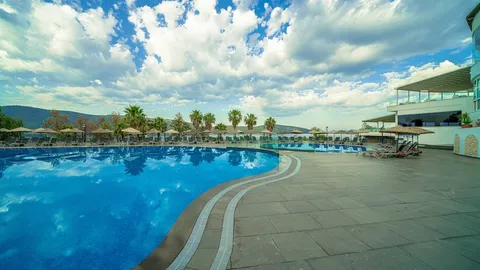 Bodrum Holiday Resort & Spa - 4