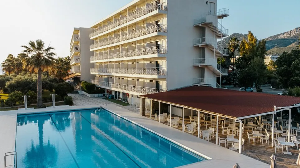 Calamos Beach Family Club - 5