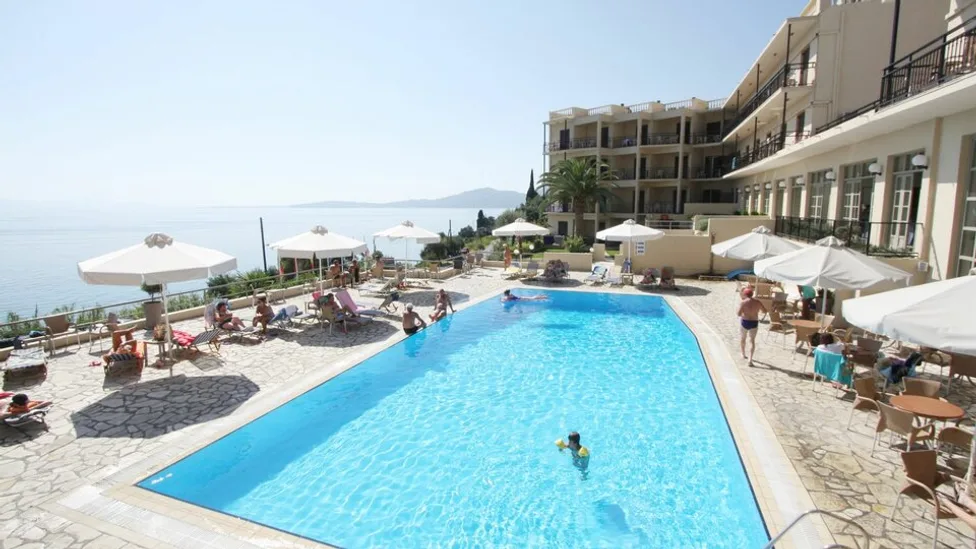 Canvas by Mitsis Belvedere - 4